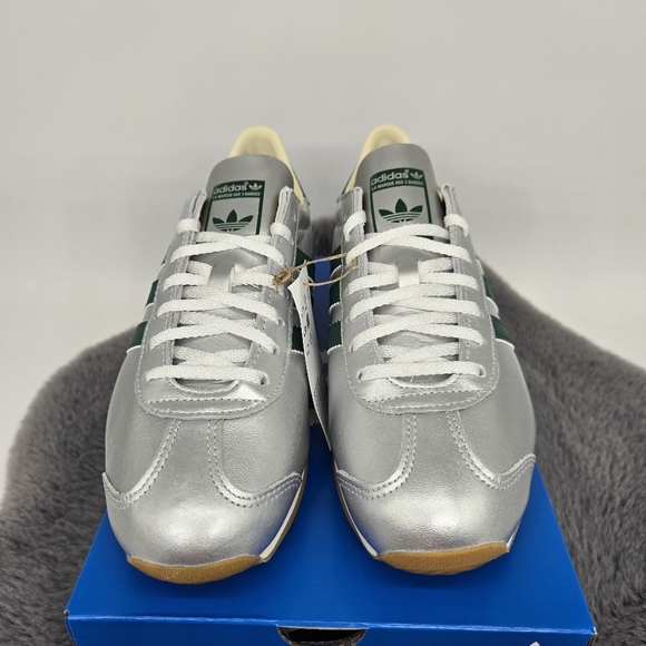 Adidas Country OG Women’s Sneakers Silver Metallic/Collegiate Green Size 7.5 New - Picture 2 of 8